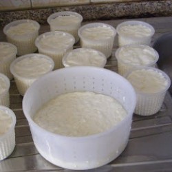 Виды форм для приготовления сыра